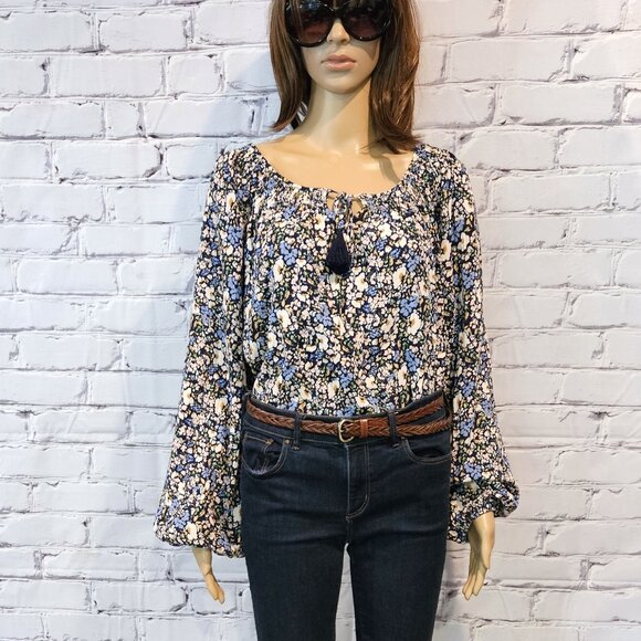 NWOT!! RW&Co long sleeve floral pattern shirt with front tassel ties - Picture 4 of 9